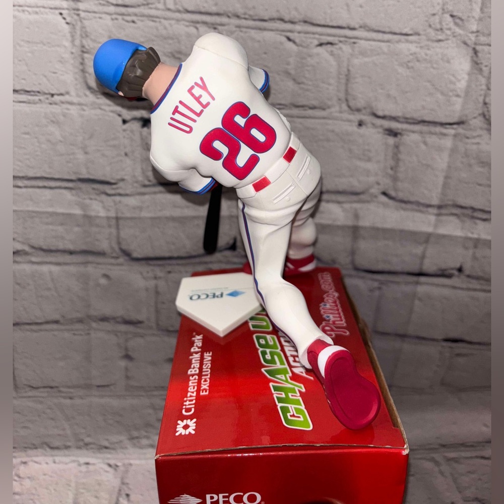 RARE CHASE UTLEY 2010 CHRISTMAS IN JULY FIGURINE NEW - Picture 8 of 9